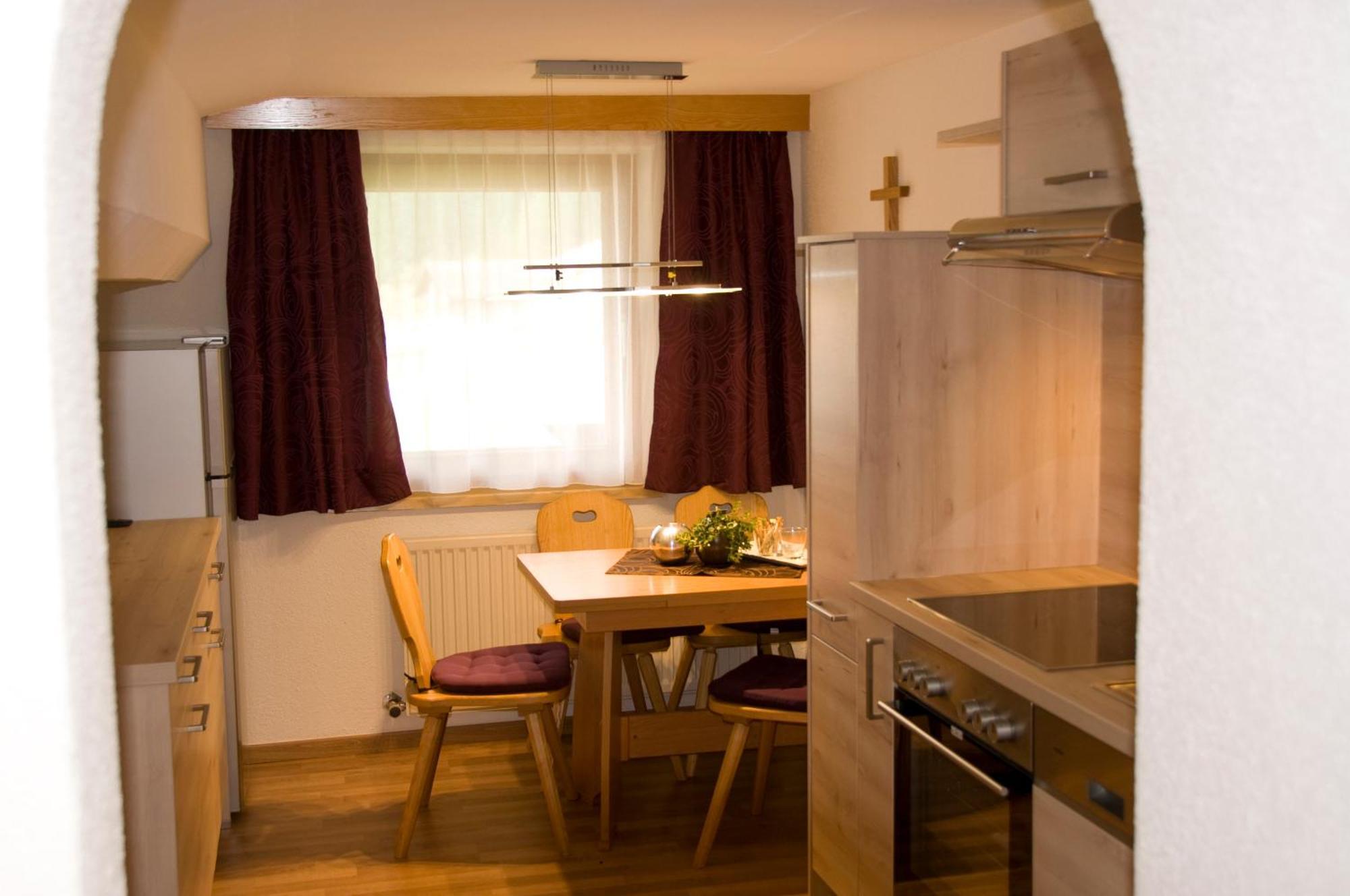 Haus Astoria Lägenhet Sankt Leonhard im Pitztal Exteriör bild