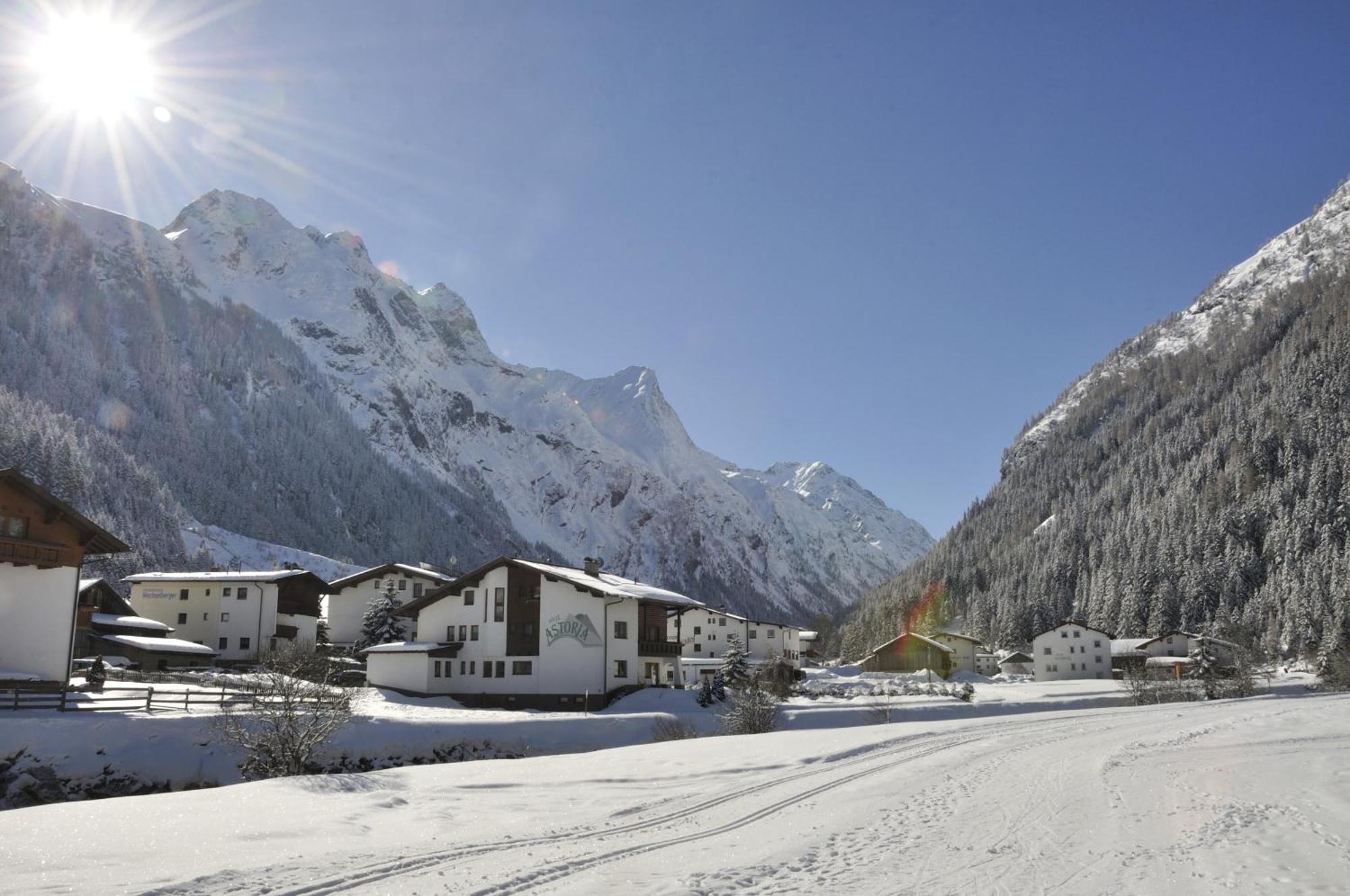 Haus Astoria Lägenhet Sankt Leonhard im Pitztal Exteriör bild