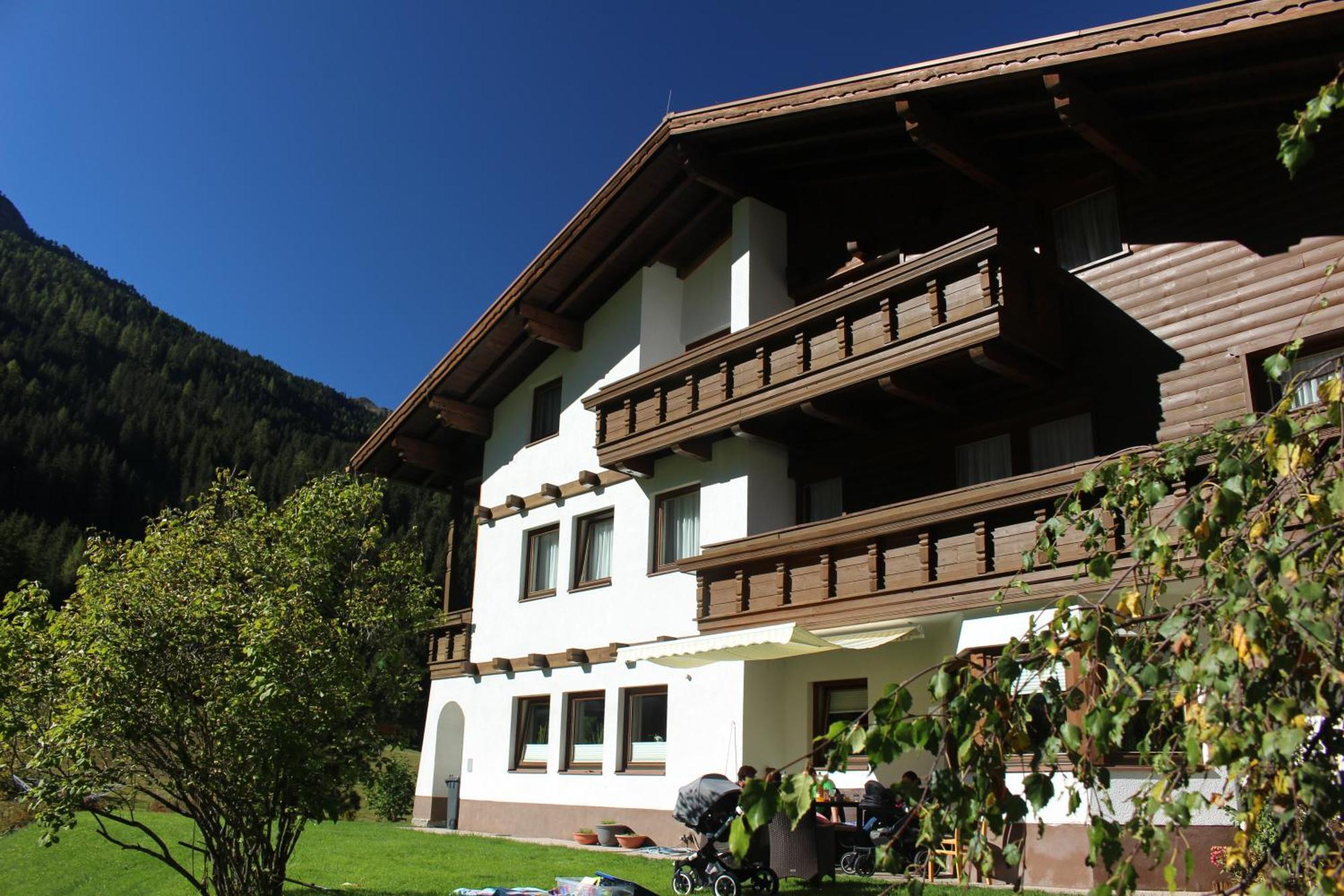 Haus Astoria Lägenhet Sankt Leonhard im Pitztal Exteriör bild