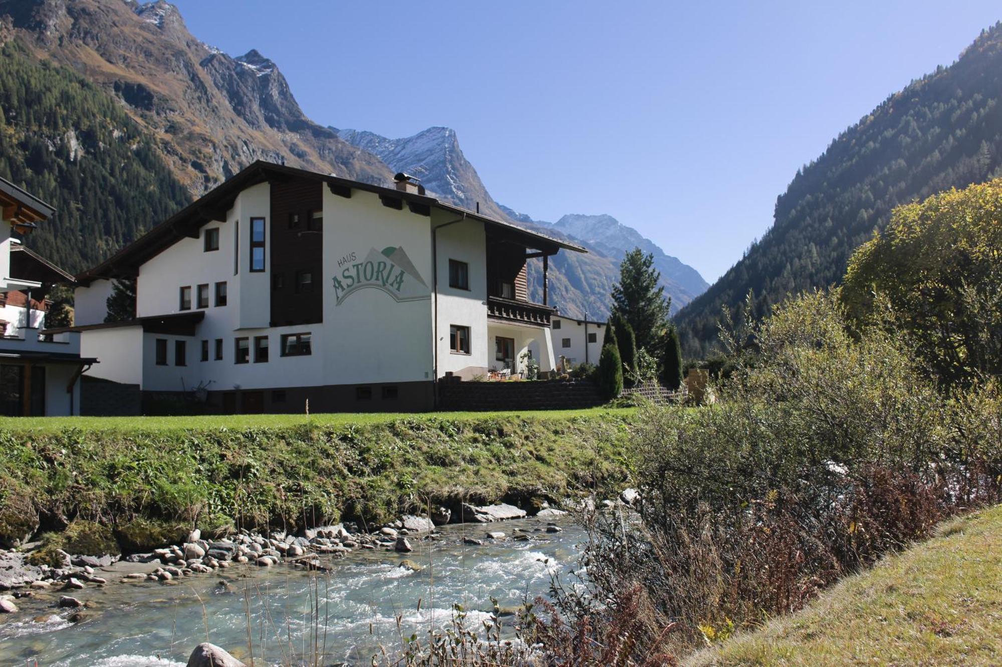 Haus Astoria Lägenhet Sankt Leonhard im Pitztal Exteriör bild