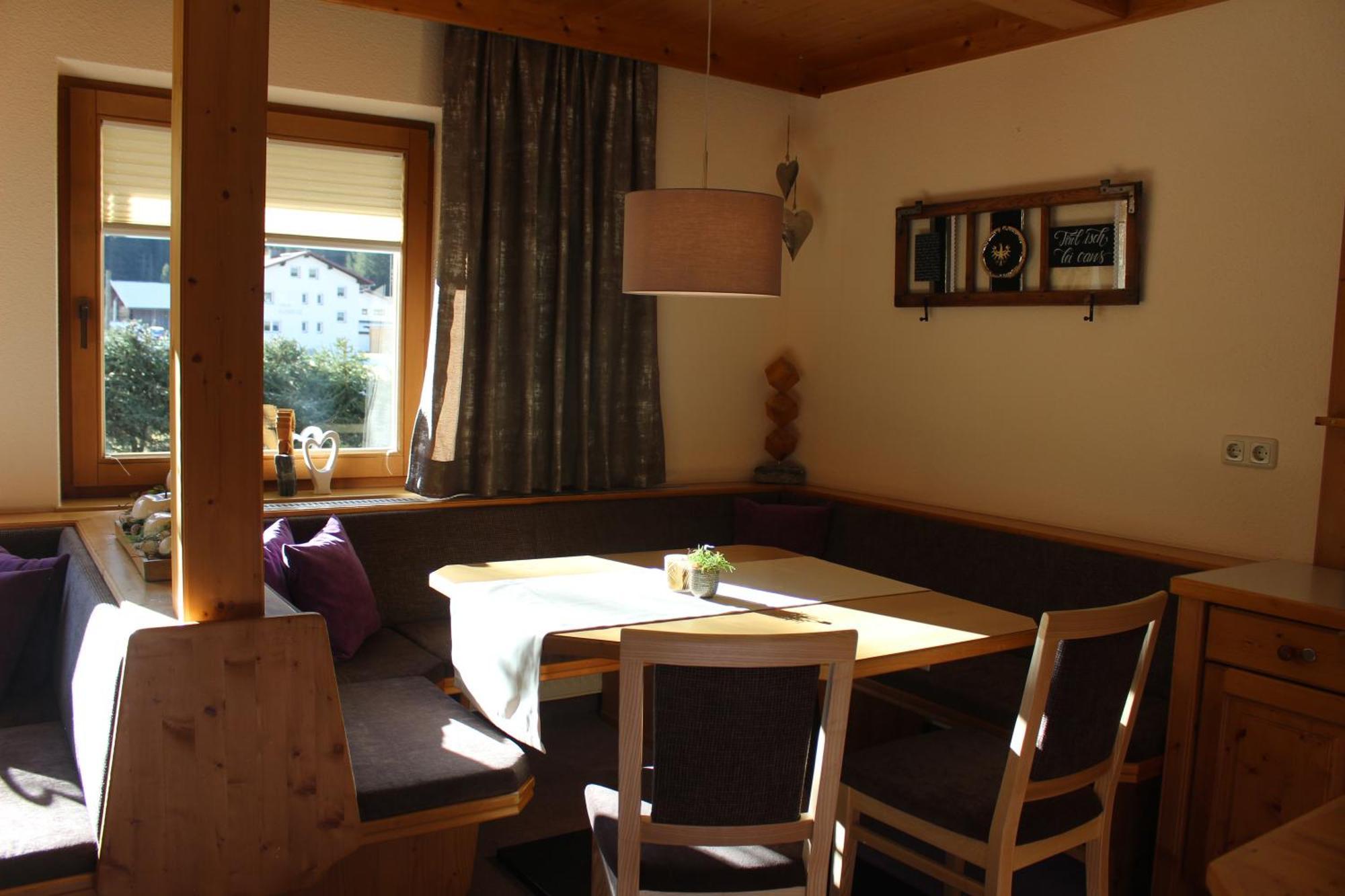 Haus Astoria Lägenhet Sankt Leonhard im Pitztal Exteriör bild