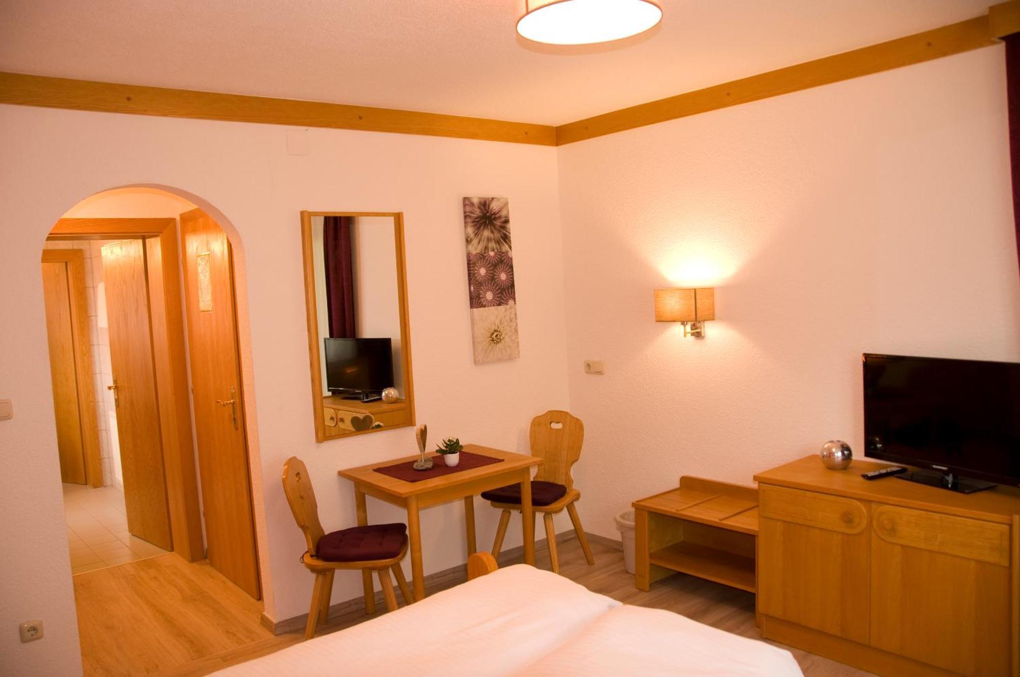 Haus Astoria Lägenhet Sankt Leonhard im Pitztal Exteriör bild